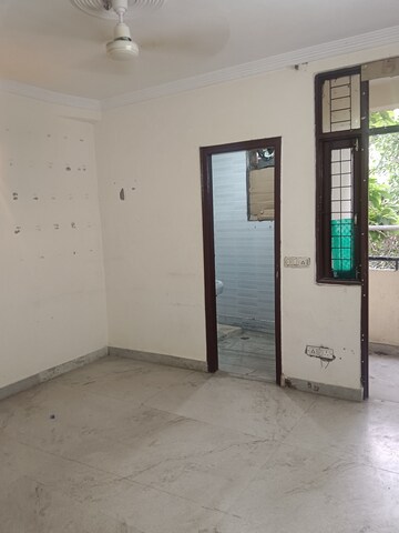Room in 2 BHK Builder Floor at Panchsheel Vihar – for Rent