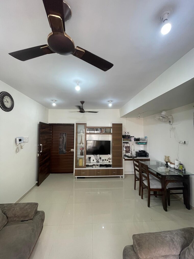 Hall, riverdale-tower 2 Bedroom 900 Sq.Ft. Apartment In Andheri East Mumbai 9075496