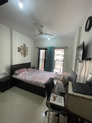 Master Bedroom in 2 BHK Apartment at Riverdale Tower, Andheri East – for Sale