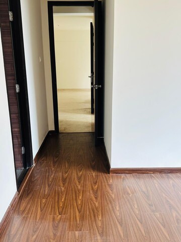 Room in 3 BHK Apartment at Raj Infinia, Malad West – for Rent