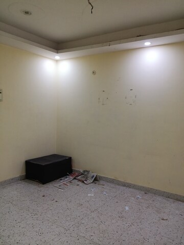 Room in 2 BHK Apartment at Mahagun Mywoods, Sector 16c Greater Noida – for Rent