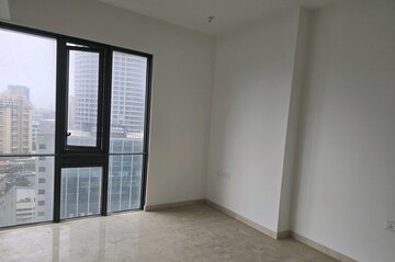 Room in 2 BHK Apartment at Lodha The Park, Worli – for Rent