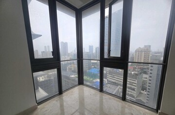 Room in 2 BHK Apartment at Lodha The Park, Worli – for Rent