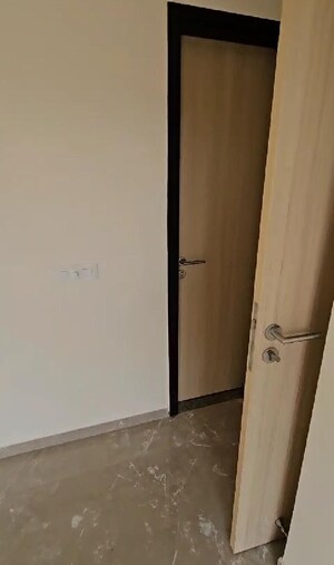 Bathroom in 2 BHK Apartment at LnT Veridian, Powai – for Sale