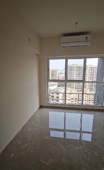 Room in 2 BHK Apartment at LnT Veridian, Powai – for Rent