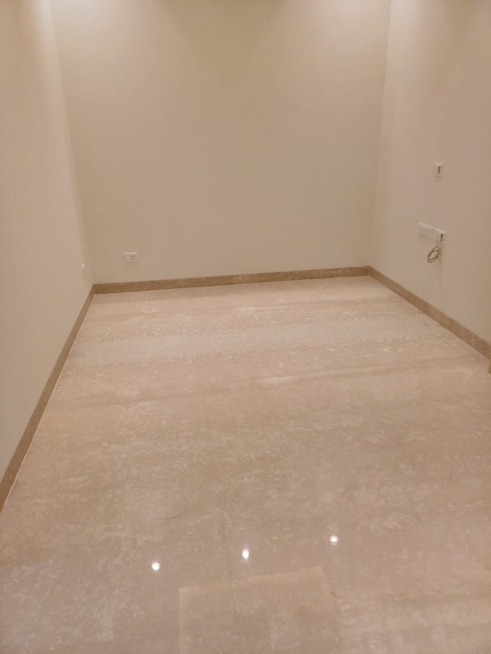 3.5 BHK + Pooja Room,Servant Room,Study Room,Extra Room Apartment For Rent in Defence Colony