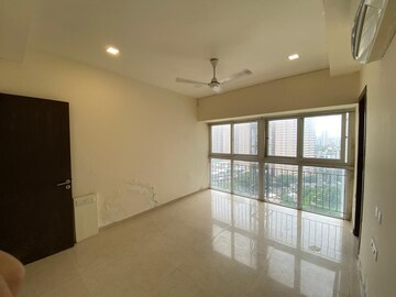 Room in 2 BHK Apartment at Omkar Veda Exclusive, Parel – for Rent
