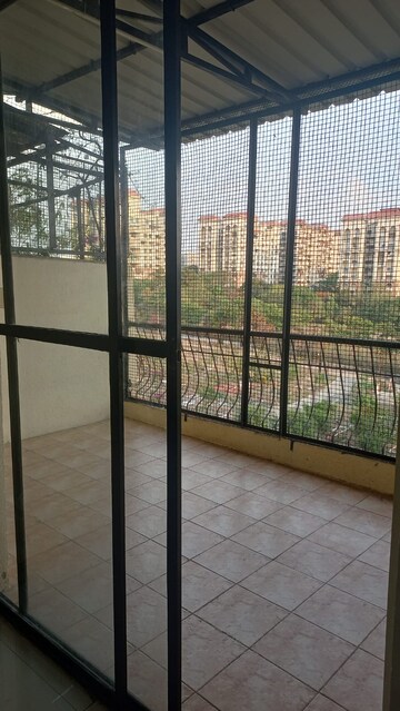 Room in 2 BHK Apartment at Archana Hill Town, Kondhwa – for Rent