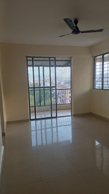 Room in 2 BHK Apartment at Archana Hill Town, Kondhwa – for Rent
