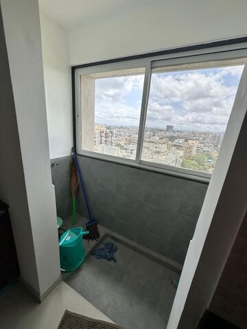 Furnished Amenities in 2.5 BHK Apartment at Pimple Saudagar – for Rent