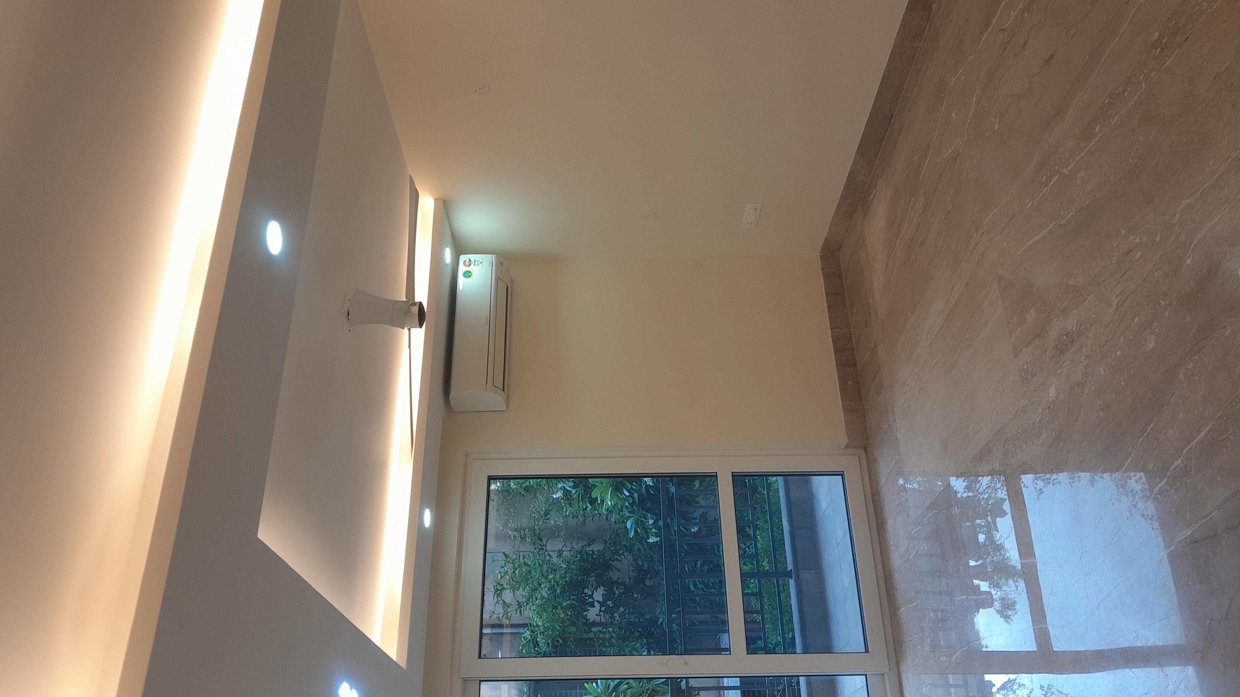 4 BHK + Pooja Room,Servant Room Builder Floor For Rent in Unitech South City II