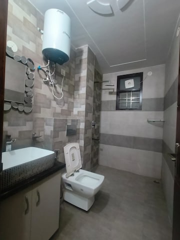 Bathroom in 3 BHK Builder Floor at SS Mayfield Gardens, Sector 51 – for Rent