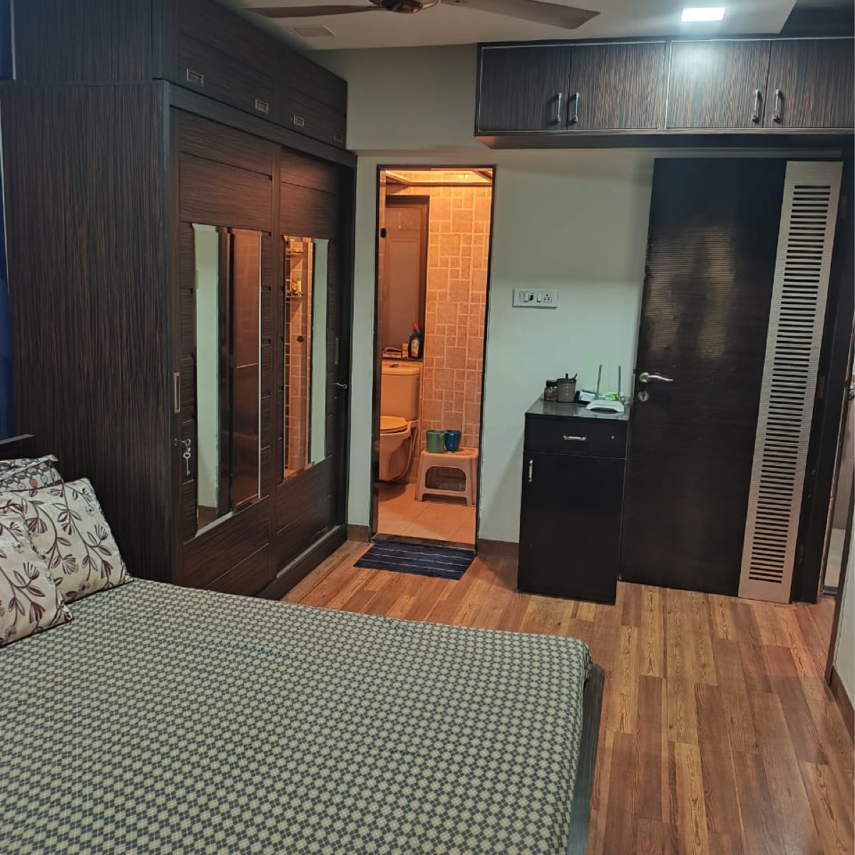 1 BHK Apartment For Rent in Girnar Heights