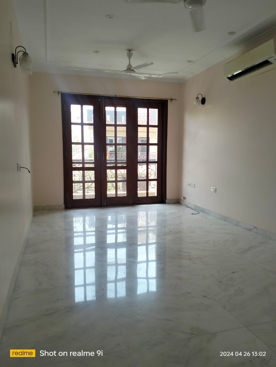 3 BHK + Pooja Room,Servant Room,Study Room,Extra Room Apartment For Rent in South Extension II