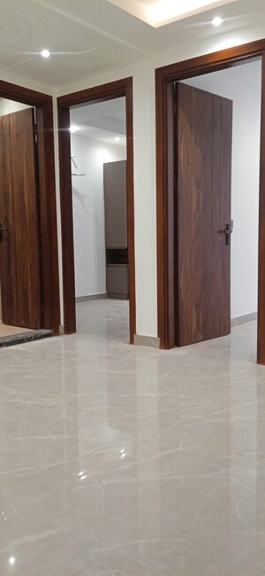 Room in 2 BHK Builder Floor at Igi Airport Area – for Sale
