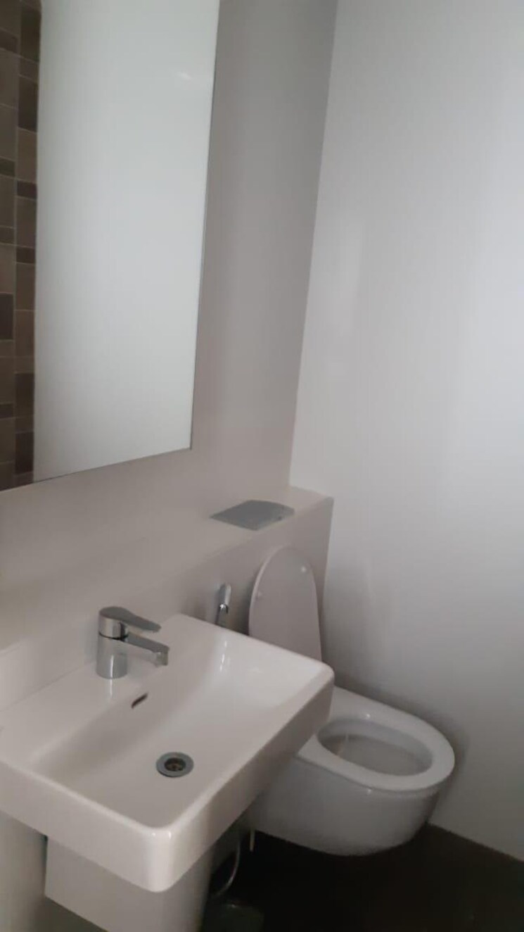 Bathroom, lodha-the-park 2 Bedroom 900 Sq.Ft. Apartment In Worli Mumbai 9075625