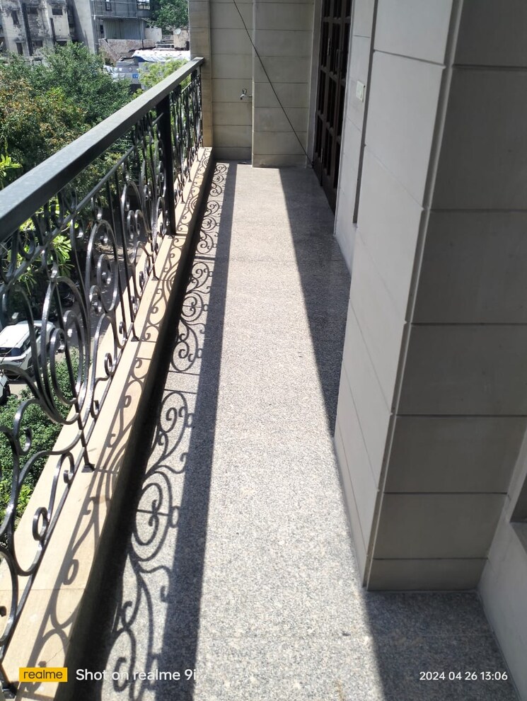 Balcony, south extension ii 3 Bedroom 2500 Sq.Ft. Apartment In South Extension ii Delhi 9075629