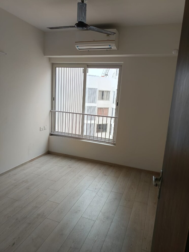 Room, shapoorji-pallonji-joyville-phase-2 2 Bedroom 915 Sq.Ft. Apartment In Sector 102 Gurgaon 9075635