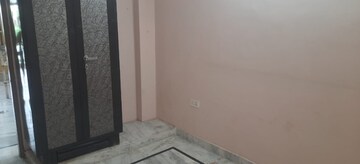 Room in 2 BHK Builder Floor at Sector 46 – for Rent