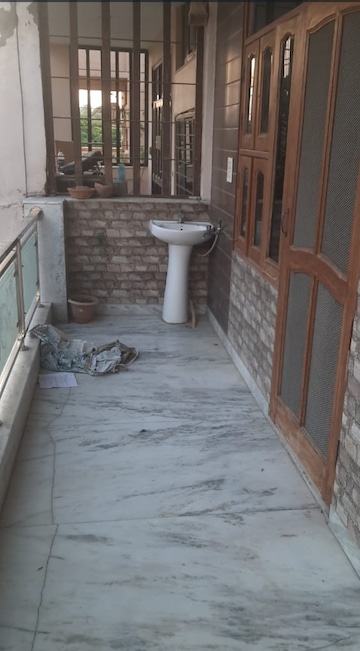 Balcony in 2 BHK Builder Floor at Sector 46 – for Rent
