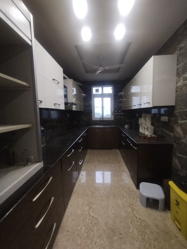 Kitchen, gupta-awas 3.5 Bedroom 215 Sq.Yd. Builder Floor In Sector 43 Gurgaon 9075644