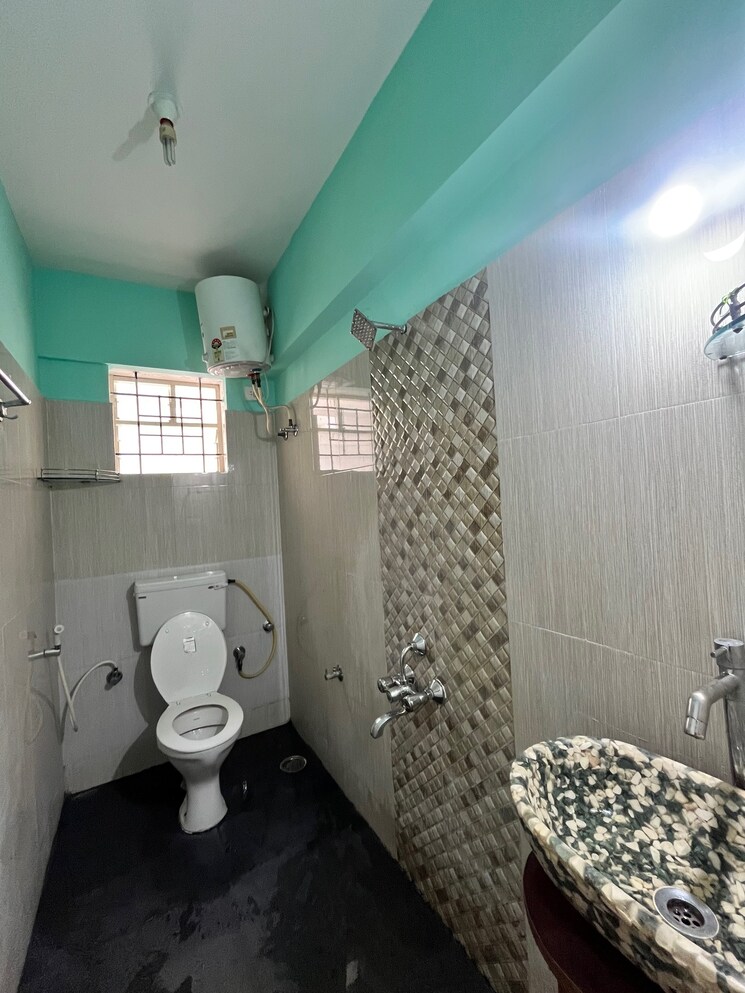 Bathroom, sr-flora 2 Bedroom 1040 Sq.Ft. Apartment In Begur Road Bangalore 9075640