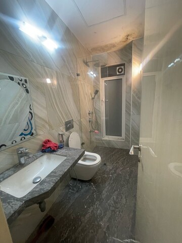 Bathroom in 2.5 BHK Apartment at Byculla – for Rent