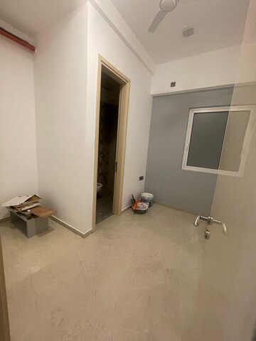 Room in 2.5 BHK Apartment at Byculla – for Rent