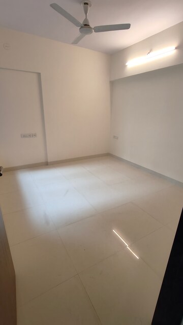 Room in 2 BHK Apartment at Acme Stadium View, Andheri West – for Rent