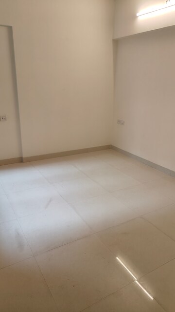 Room in 2 BHK Apartment at Acme Stadium View, Andheri West – for Rent