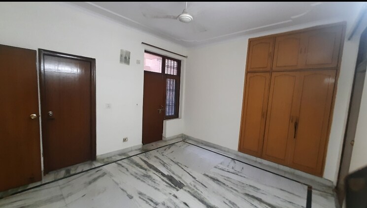 Room, sector 21c 3 Bedroom 1650 Sq.Ft. Apartment In Sector 21c Faridabad 9075656