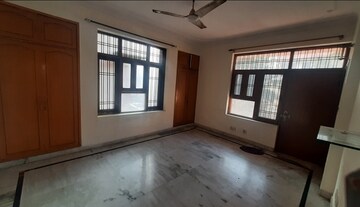 Room in 3 BHK Apartment at Sector 21c – for Rent