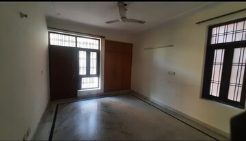 Room in 3 BHK Apartment at Sector 21c – for Rent
