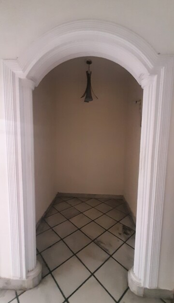 Room in 3 BHK Apartment at Sector 21c – for Rent