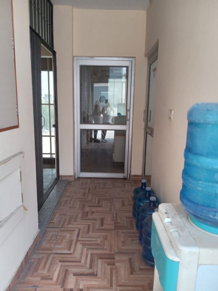 Bathroom, gomti nagar Commercial Office Space 400 Sq.Ft. In Gomti Nagar Lucknow 9075653