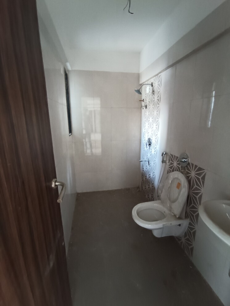 Bathroom, mutha-sai-nirvana 2 Bedroom 825 Sq.Ft. Apartment In Shahad Thane 9075672