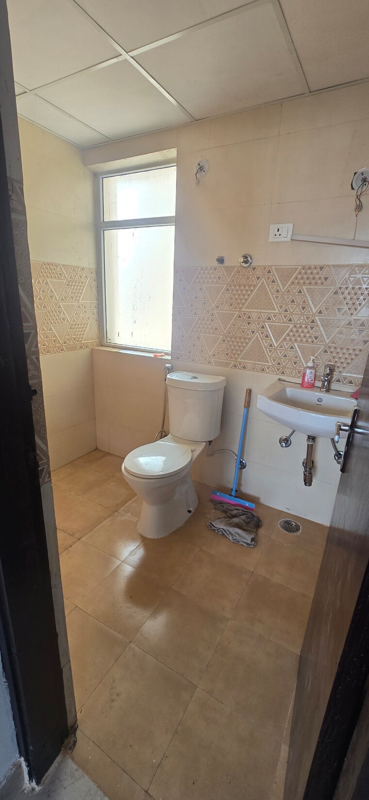 Bathroom, amrapali-terrace-homes 2.5 Bedroom 990 Sq.Ft. Apartment In Tech Zone 4 Greater Noida Greater Noida 9075678