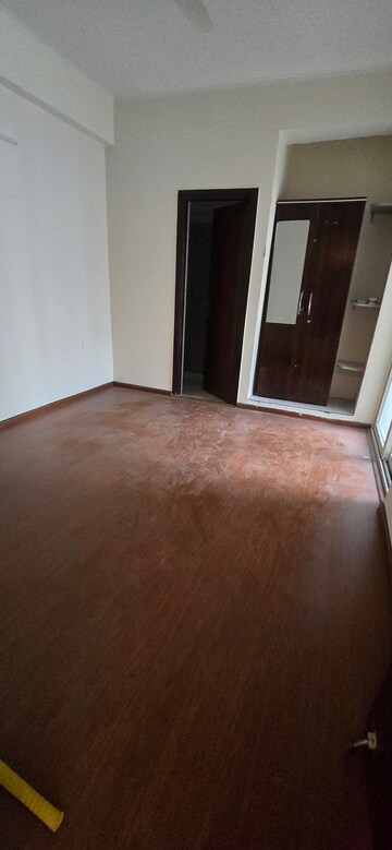 Furnished Amenities in 2.5 BHK Apartment at Amrapali Terrace Homes, Tech Zone 4 Greater Noida – for Sale