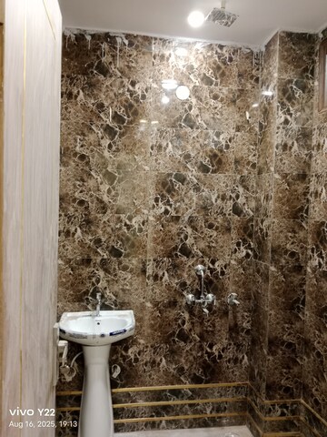 Bathroom in 2 BHK Builder Floor at Laxmi Nagar – for Rent