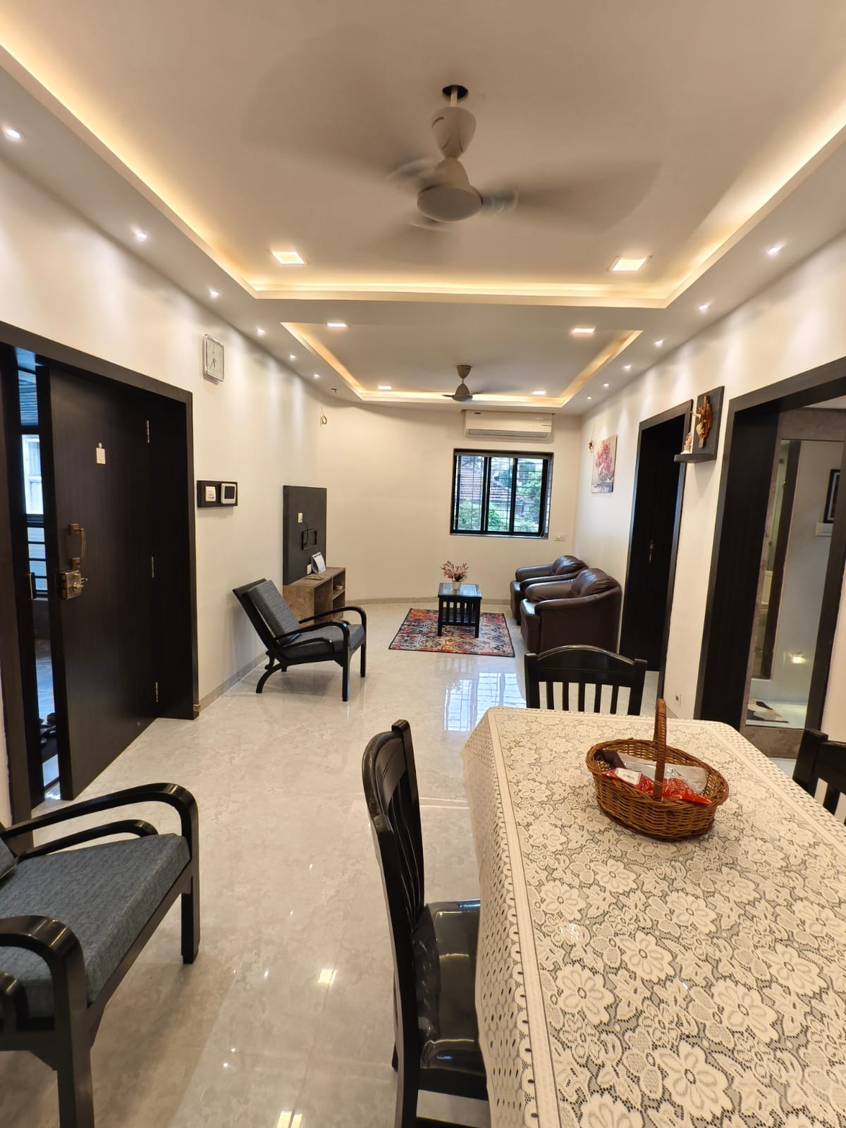 3.5 BHK + Servant Room Penthouse For Rent in West View Vile Parle West