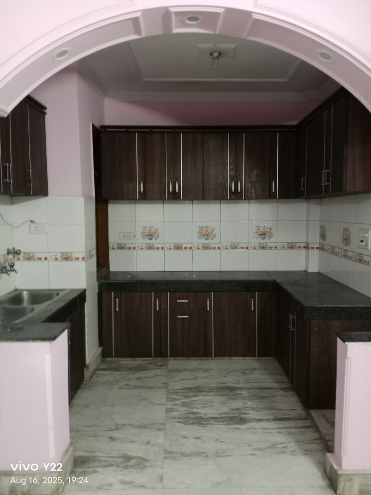 Kitchen, laxmi nagar 2 Bedroom 900 Sq.Ft. Builder Floor In Laxmi Nagar Delhi 9075750