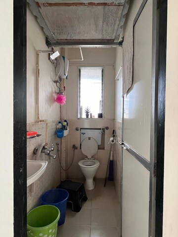 Bathroom in 1 RK Apartment at Arihant Tower Vakola, Santacruz East – for Rent