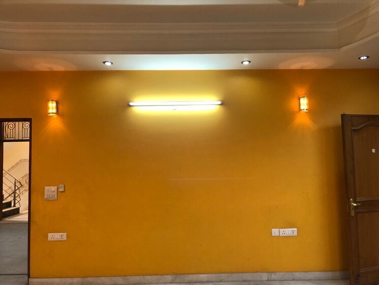 Room, sector 36 2 Bedroom 1150 Sq.Ft. Builder Floor In Sector 36 Noida 9075821