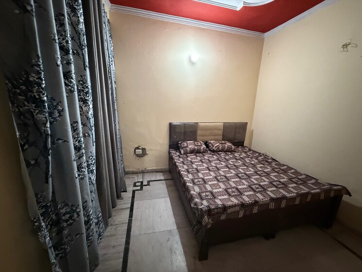 Room, omicron ii greater noida 2 Bedroom 120 Sq.Yd. Independent House In Omicron Ii Greater Noida Greater Noida 9075826