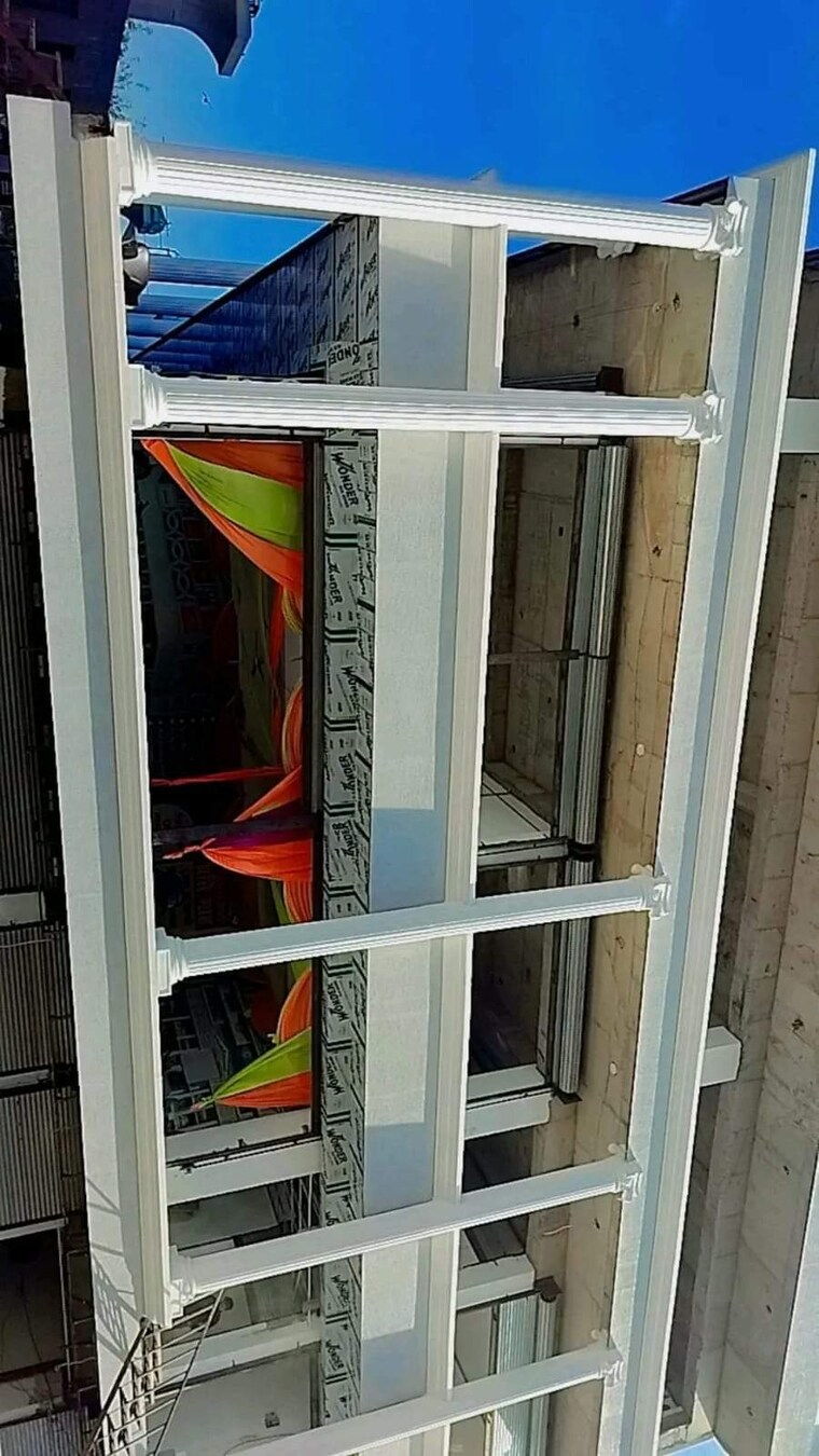 Balcony, modipuram Commercial Shop 126 Sq.Ft. In Modipuram Meerut 9075827