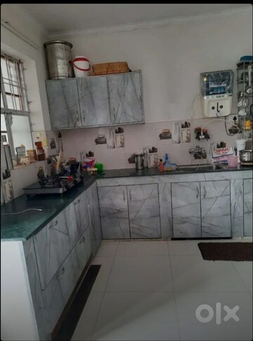 Kitchen in 2.5 BHK Villa at Gomti Nagar – for Rent