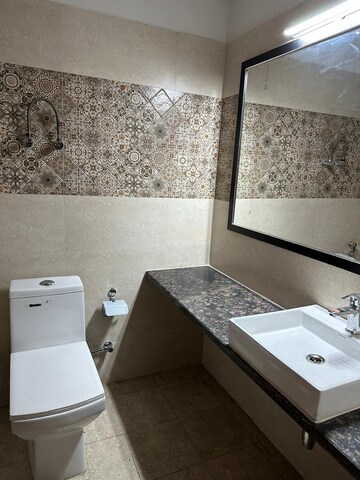Team Area in Studio Independent House at Ansal Golf Links 1 – for Rent