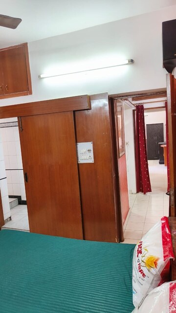 Furnished Amenities in 2 BHK Apartment at Janakpuri – for Rent