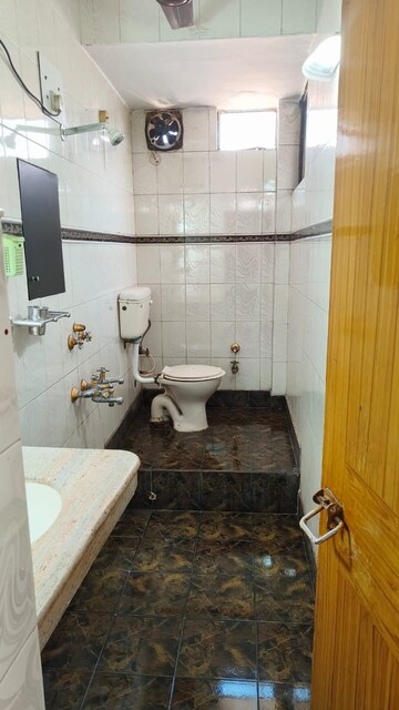 Bathroom in 2 BHK Apartment at Janakpuri – for Rent