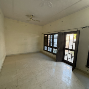 Room in 6+ BHK Independent House at UPAVP Vrindavan Yojana, Nagram Road – for Sale